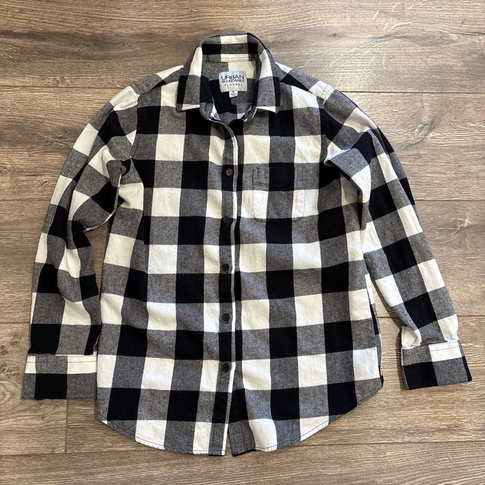 Black & White Buffalo Plaid Button-Down Shirt